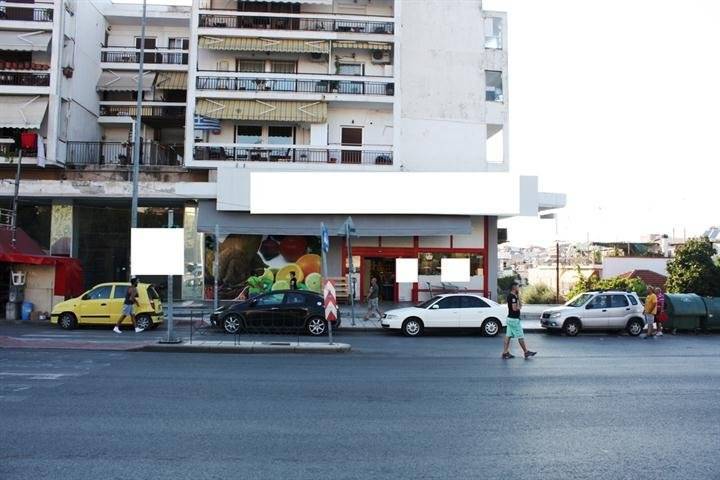 For sale a commercial property with an area of 580 square meters. meters in Thessaloniki. The property is situated on the busy Avenue. It is currently leased and functions as a supermarket. The rent